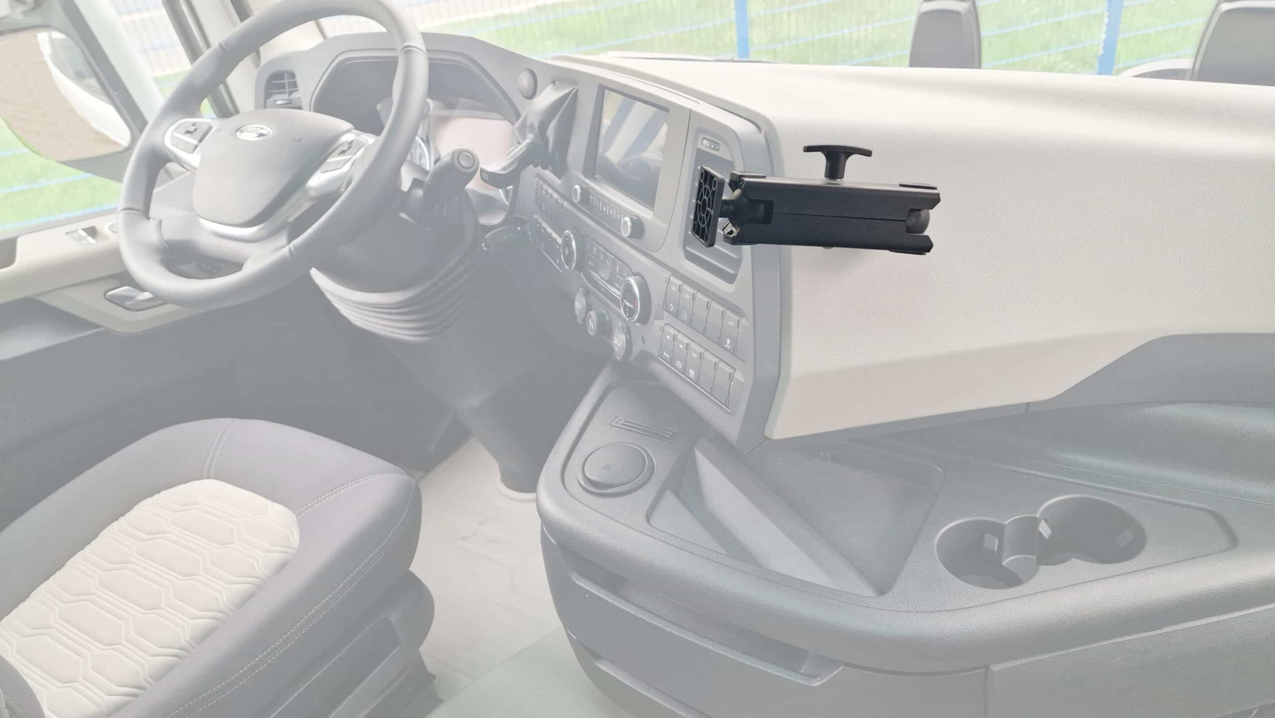 Display Einbau-Set für Ford F-Max ab Bj. 2018